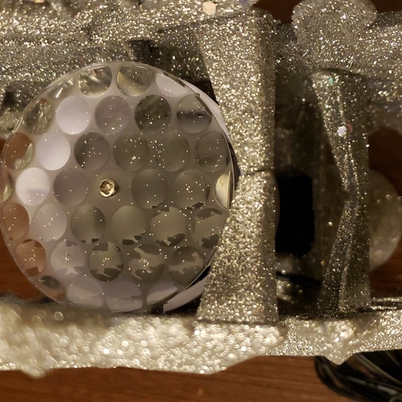 Silver Christmas Tree Topper with Rotating LED Snowflake Projector Lights - Picture 9 of 11